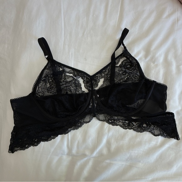 NWT Torrid Black Lace Unlined Plunge Underwire Bra Size 4 - Picture 2 of 9